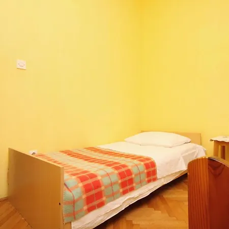 6623f Apartment